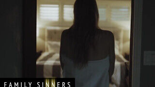 Family Sinners - Ashley Lane teljesen beindult