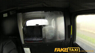 FakeTaxi - Világos Szőke gigantikus fenekű gádzsi megdöngetve