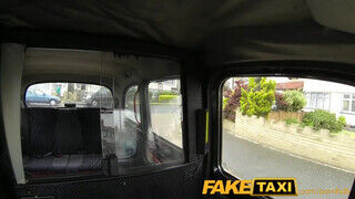 FakeTaxi - egy vonzó irodista gádzsi