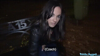 Public Agent - Claudia Bavel a csábító latin repedtsarkú