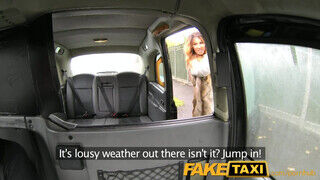 FakeTaxi - igazi aranyásó lány