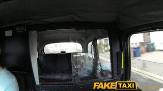 FakeTaxi - exra méretes kannás gádzsi megkúrva