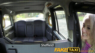 FakeTaxi - vékony gádzsi dögös csizmában