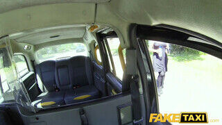 Fake Taxi - Csöcsös gigászi fenekű csajszi megdöngetve
