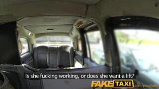 FakeTaxi - Bűbájos pici barna csajszika bekúrva