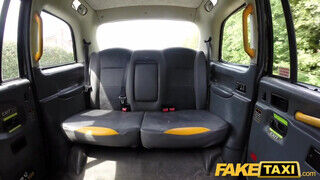 Fake Taxi - Ashleigh Devere a gigászi csöcsű gádzsi