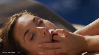 ULTRAFILMS - Sabrisse a tini cseh pipi