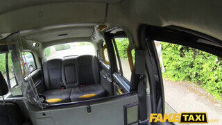 Fake Taxi - Luna Toxxxic a lotyó turista