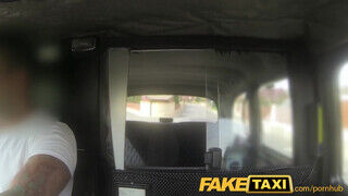 FakeTaxi - spriccelős puncijú prágai csajszika