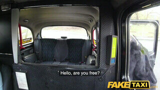 Fake Taxi - Kira Thorn a vonzó orosz zsenge