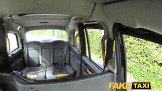 Fake Taxi - Eva Johnson kedveli a méretes pöcst