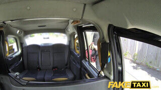 Fake Taxi - Gigászi tőgyes milf fuvarért kupakol