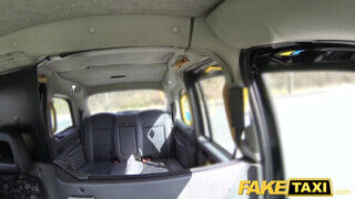 Fake Taxi - Tasha Holz az óriás kannás nőci
