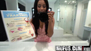 Mofos - Jenna Foxx a hatalmas kannás csoki pipi