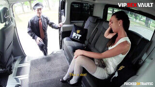FuckedInTraffic - Alicia Wild gigantikus kannás cseh bébi