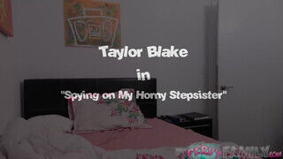 My Pervy Family - Taylor Blake lebukott peckezés közben