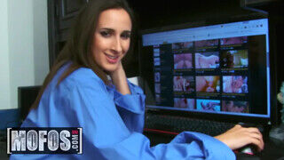 MOFOS - Ashley Adams a termetes cickós zsenge