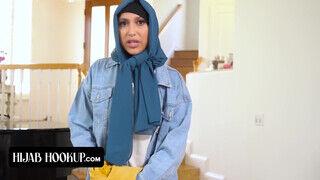 Hijab Hookup - Arab bige keményen megbaszva