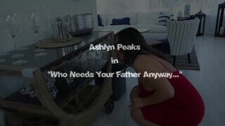 Ashlyn Peaks a gigászi tőgyes nevelő anya