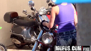 Ashton Pierce a motoros punci