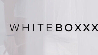 WhiteBoxxx - Nicole Pearl a cuki orosz gádzsi