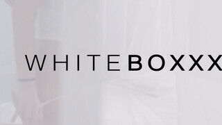 WhiteBoxxx - Kaisa Nord és Elena Vega orosz csajok és egy gigantikus dárda