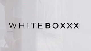 WhiteBoxxx - Ivana Sugar szűk kicsike picsája