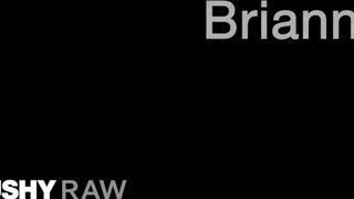 TUSHYRAW - Brianna a bűbájos latina milf