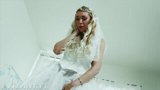 EvilAngel - Transz lányok kettyintenek
