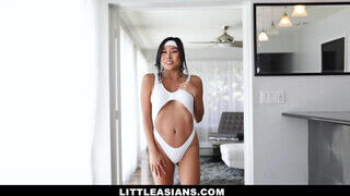 LittleAsians - méretes didkós kóreai lányka