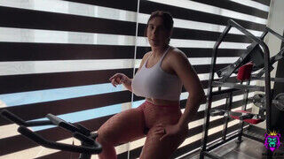 yinyleon - Csöcsös latin milf análba kefélve