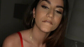 RICKYSROOM - Roxie Sinner a gigászi csöcsű latin