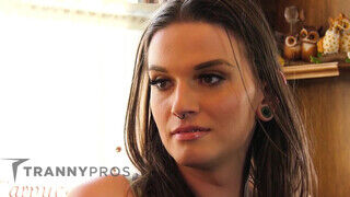 TrannyPros - Jenna Creed a transzvesztita barinő