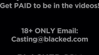 BLACKED - Lexi Lore kap egy jó hatalmas csoki dárdát