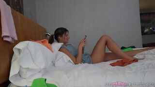 Lacy Tate lovagol a faszon - MyPervyFamily