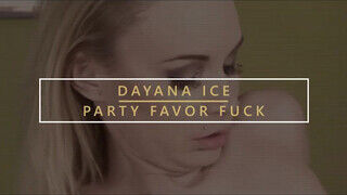 Dayana Ice vaginája bekúrva