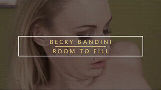 Becky Bandini kúrel a fiatalabb manussal
