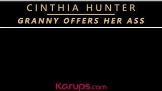 Karups - Cinthia Hunter hátsó bejáratba tolva
