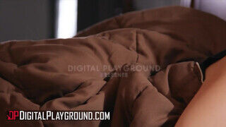 Digital Playground - Desiree Dulce a bájos méretes mellű bige