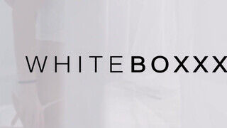 WhiteBoxxx - Vika Lita élvezi ha nyaldossák
