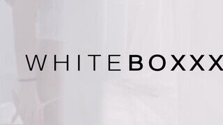 WHITEBOXXX - Isabella De Laa megdöngetve a kanapén