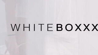 WHITEBOXXX - Adelle Sabelle a csábító francia maca