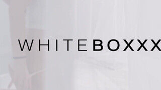 WhiteBoxxx - Sarah Kay gyöngéd hancúrozása