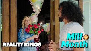 REALITY KINGS - Jenna Starr a méretes popós mami