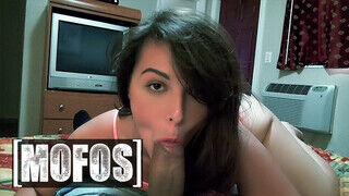 Mofos - Callie Haze derekasan megkúrelva