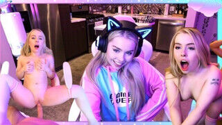 Haley Spades a bombázó gamer maca
