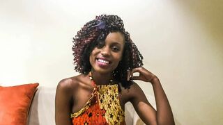 Mosolygós néger csinibaba pov castingon keményen bekúrva