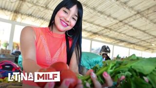 Sofia Galindo forró argentin popsiját keményen megdugják lucskos muffban