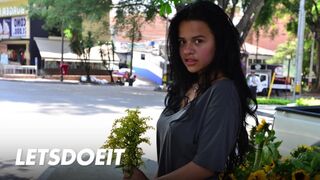 Aranyos fekete milf selena gomez mélyen kurelva dél amerikai sunában
