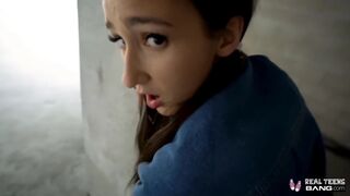 Carmen Rae kicsike cuncija durva dugásba keveredik a castingon